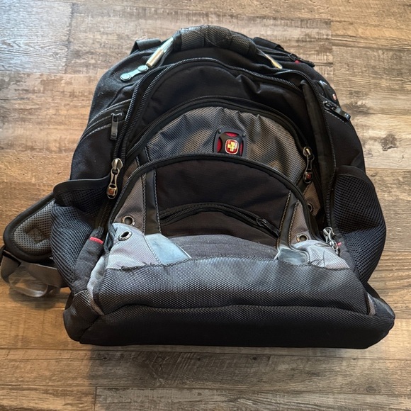 Swiss Tech Dual-Tone Backpack - Picture 1 of 4